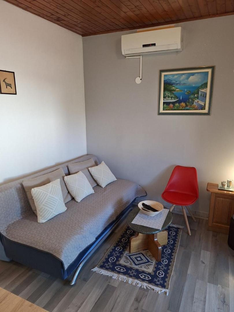 Apartment Stana A2+2 For 4 Persons With Balcony And Sea View