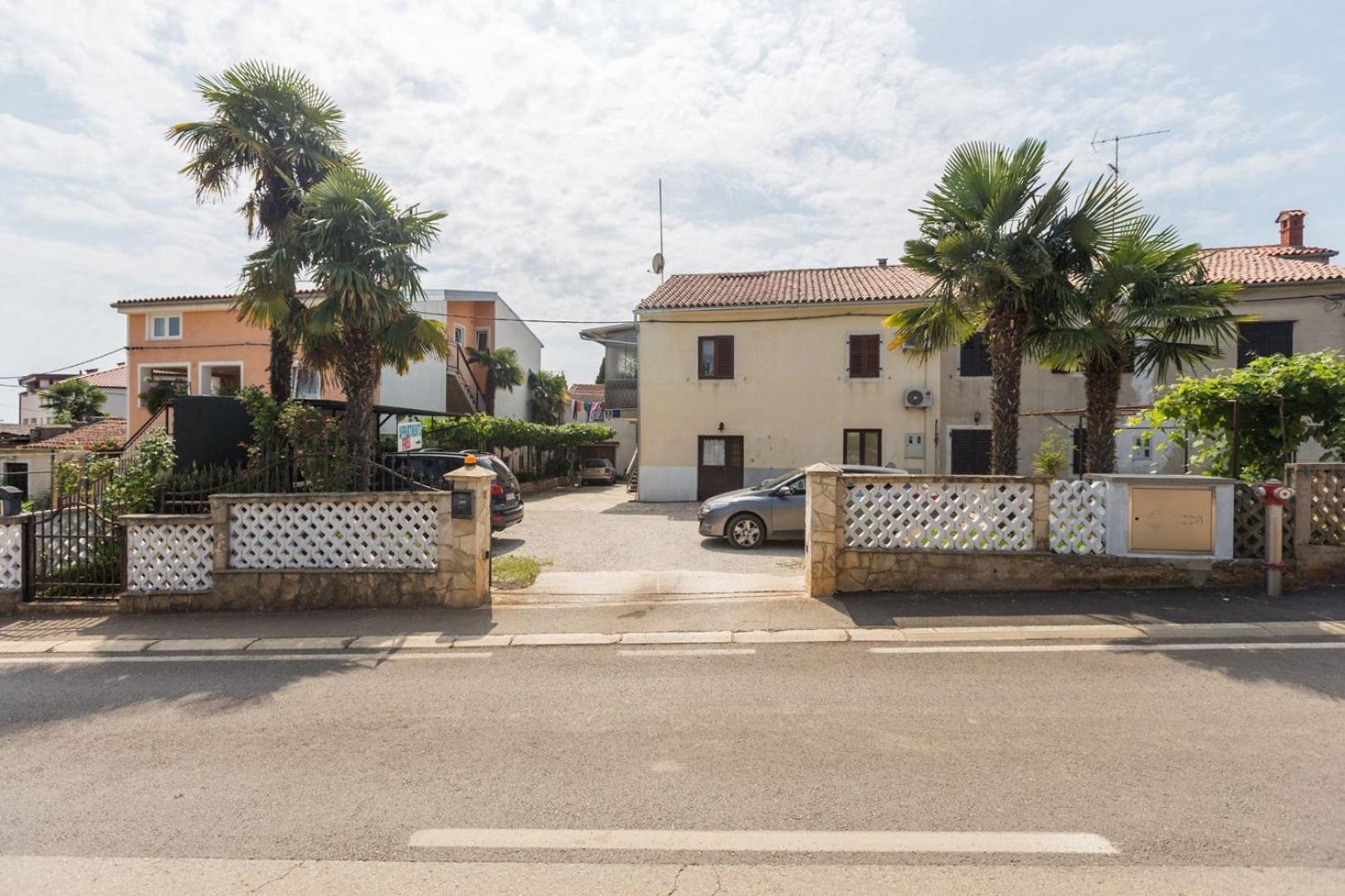 Apartment Stana A2+2 For 4 Persons With Balcony And Sea View